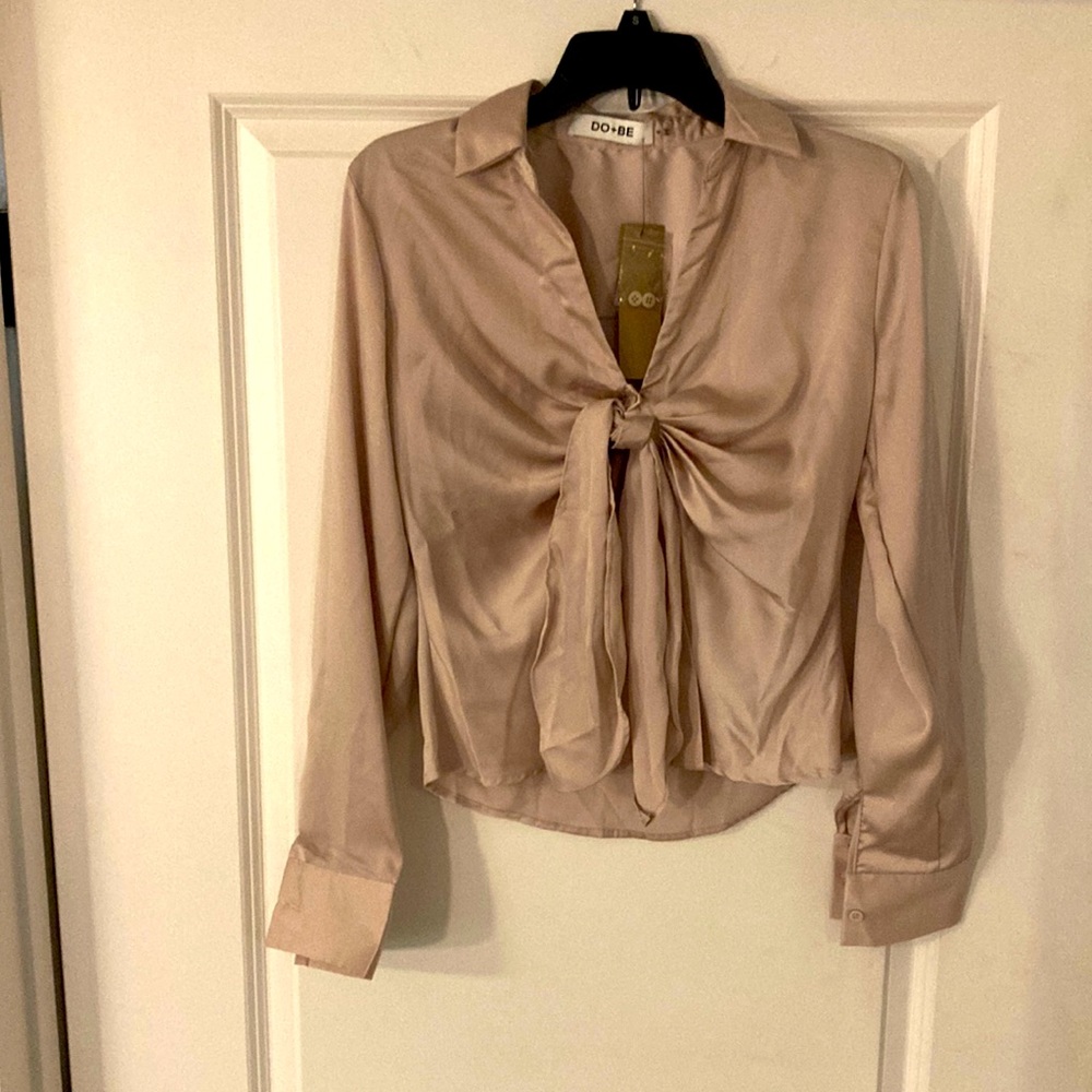 Vici Do+Be tie front blouse size medium. NWT